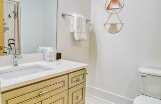 Chic Historic Loft in Downtown ILM - Foto 31