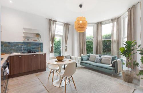 Clapham South Surprise - Photo 1