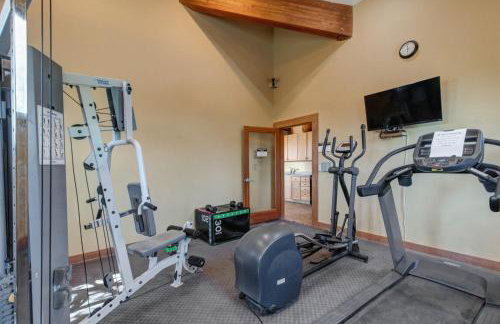 KBM Resorts Crestview Condos Spacious condo near Olympic Park with gas fireplace year-round pool hot tub city wide shuttle access. CVC-308B - Foto 49