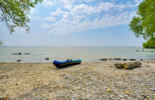 Charming Waterfront Retreat on Lake Ontario - Foto 29