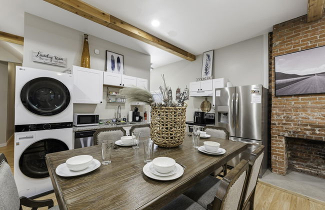 Stockyards- 4min Pet Friendly 3BR Luxe Gem - Foto 59