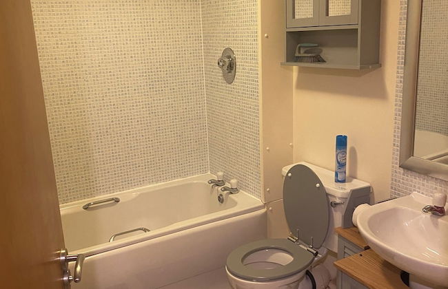 Whitworth Street Apartment in Manchester - Photo 13