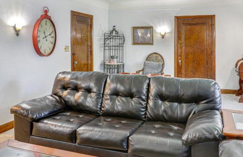 Striking Tudor Revival in Five Points District! - Foto 7