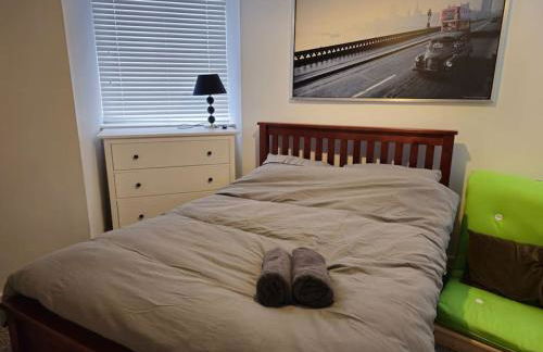 2 Bedroom Modern stylish Apt in Glasgow City Centre - Photo 4