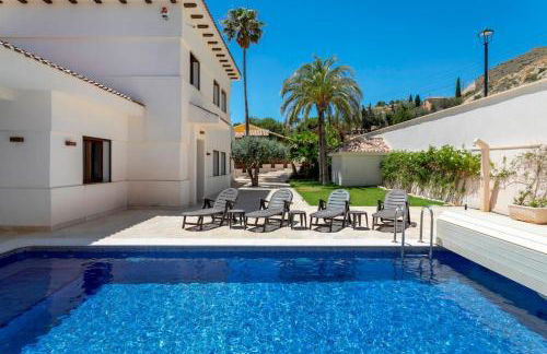 Villa Irene, Large First Line Villa wíth amazing sea- and coast views and large private swimming pool! - Photo 14