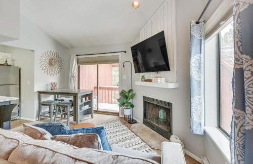 Cozy Angel Fire Condo - Walk to Ski Lift! - Foto 4