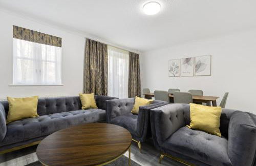 Roomy 3 bedroom house, 2 baths - Photo 30