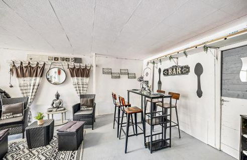 1 Bedroom Amazing Apartment In Treignac - Foto 4