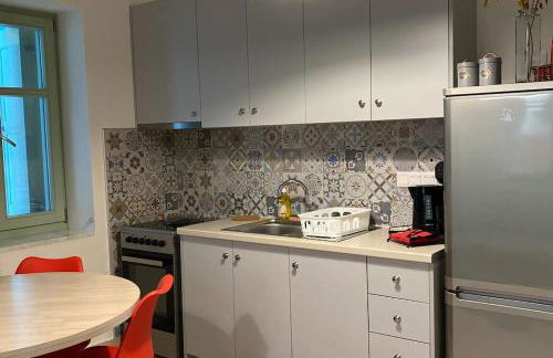 Διαμέρισμα σε ανακαινισμένο αρχοντικό 19ου αιώνα, κέντρο Μύρινας - Photo 15