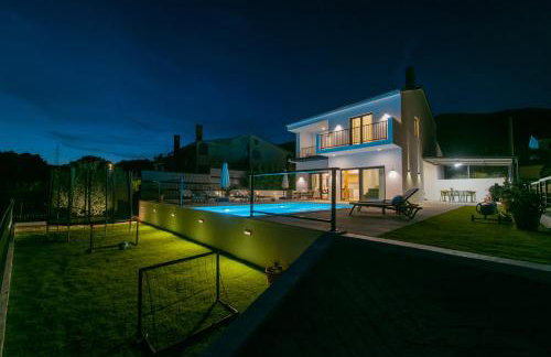 Villa Nacle with Heated Pool and Large Playground near Omis and Split - Photo 47