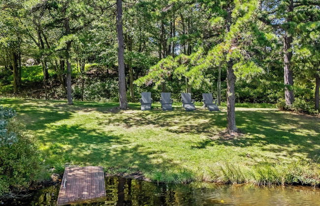 Lake It Right by Avantstay Lakefront w/ Dock, Hot Tub, Fire Pit & Game Room - Photo 33