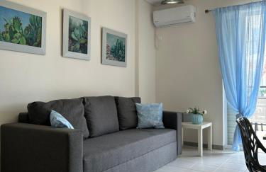 DM Apartment 2 - Only 4' from Rafina Port & 2' from the beach - Foto 1