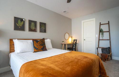 Par-Tee Haus I- Game Room & Hot Tub-Walk to Helen - Foto 75