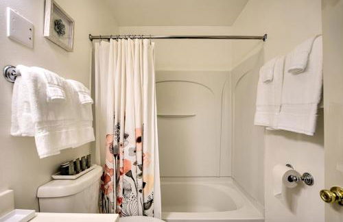 30 Day Minimum - Entire House AC Washer & Dryer - Photo 16