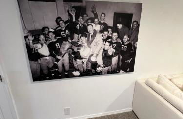 Curly's Quarters (4 Bedroom Home) w/ Lambeau view - Foto 12