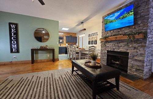 Multiple cabins at Cabin Fever - Foto 54