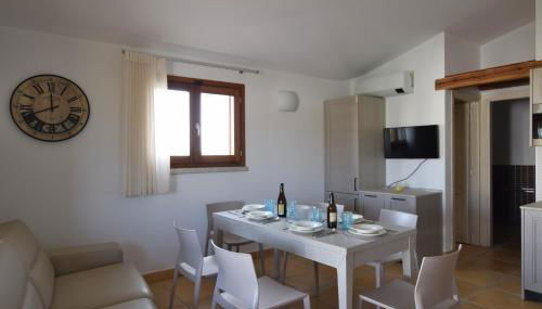 Luisa Apartment In Budoni, Shared Pool - Foto 3