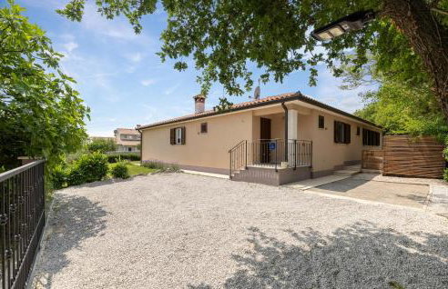 Beautiful Home In Kunj With Wifi - Photo 22