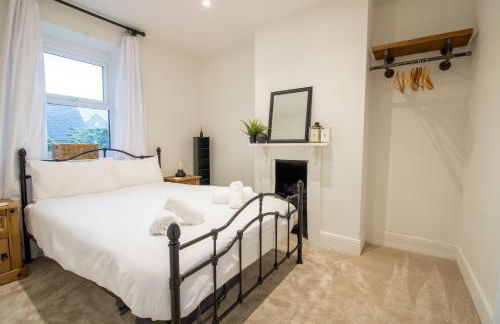 Stylish and Modern Town Centre End-of Terrace Home - Foto 7