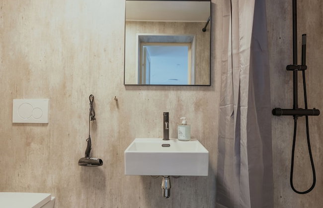 Cozy Downtown Studio Apartment - Photo 10