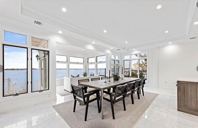 Monmouth Beach 4BR Villa on the Water - Foto 56