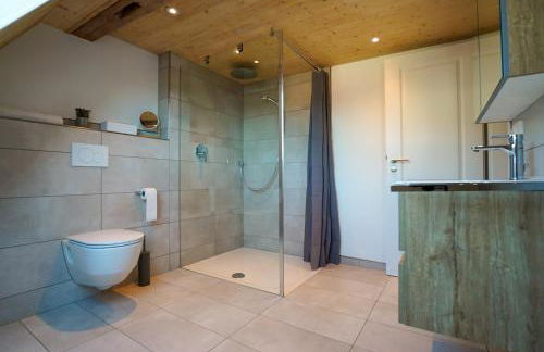 Cozer Living - stilvolles Maisonette Apartment in Meßstetten - Foto 6