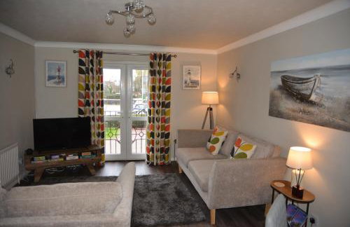 Peaceful Waterfront Apartment, Private Parking, Hull Marina - Foto 8