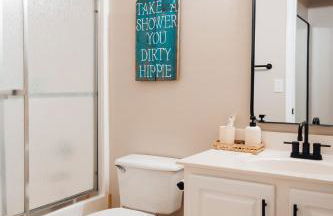 Golden Hour Getaway- Guest Favorite, 2 Min to Beach, Seasonal Pool & Arcade - Foto 21