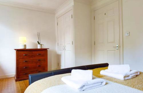 Last-Minute Specials l Modern 2 Double Bed Apartment for 5 Guests l Hofin Stays Short Lets & Serviced Accommodation - Foto 22