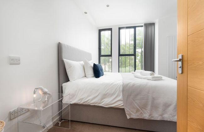 Modern Kingston Home Close to Hampton Court Palace by Underthedoormat - Foto 2