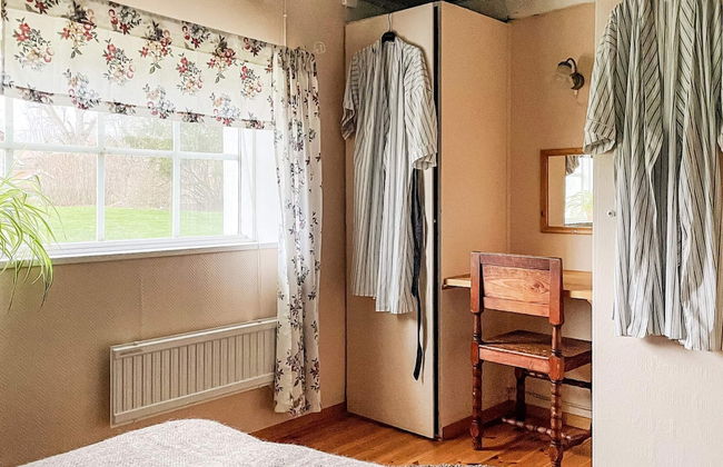 4 Person Holiday Home in Hallstavik - Foto 8