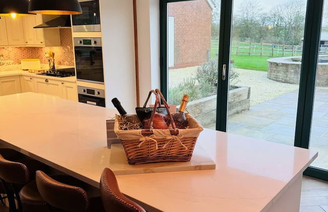 Luxury Langtoft Stud - Sleeps 10 - Photo 5