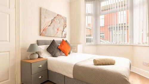 3-bedroom Home in Liverpool L15 with FREE Parking - Foto 4