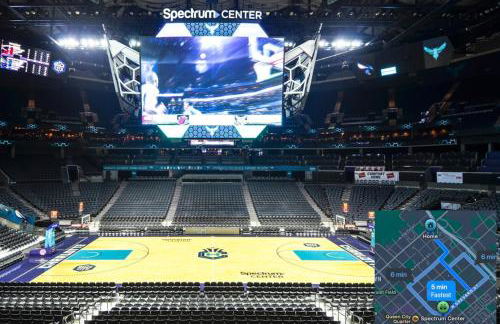 Uptown LUXE Retreat with Parking & Walk to City Center - Foto 42