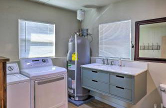 Lakefront Cabin with Patio and Views in Lake Norden - Foto 13