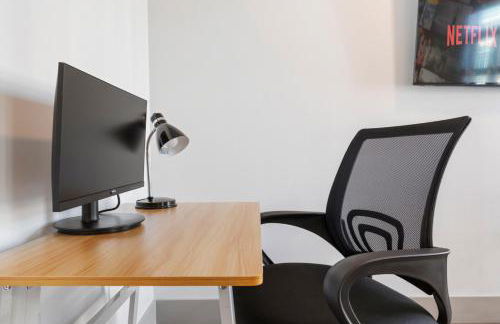 Uptown Luxury - Top Floor King Suite, Free Parking - Foto 19