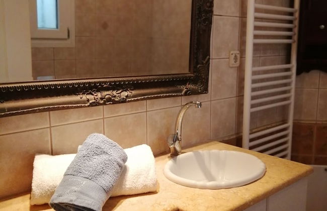 Helen's family home - Photo 37