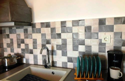 Salty Kisses and Sandy Toes, Seafront Syrmata Houses Authentic Milos Stay - Foto 4