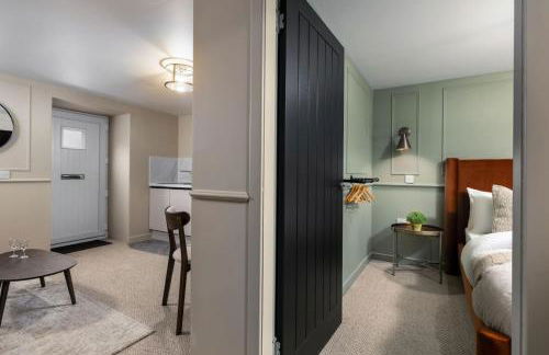 Kilted Quarter by The Wallace Monument - Photo 8