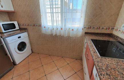 Casa céntrica, 3 dormitorios, gran terraza, cerca de la playa - Foto 10