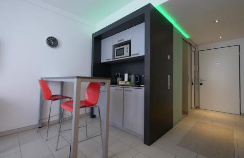 Rooftop Apartment by Rabe - Balkon, Parkplatz, Smart-TV, Netflix - Foto 2