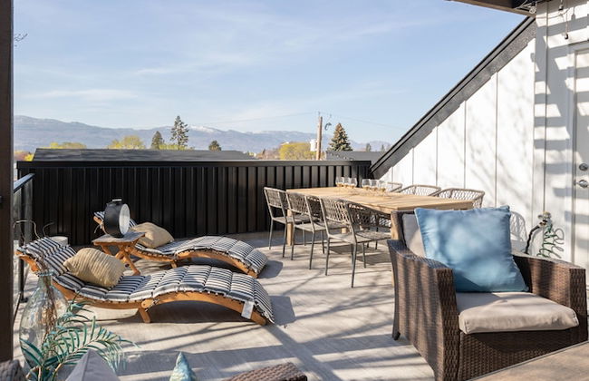 DT 3-lvl Townhouse w Rooftop Patio - Photo 39