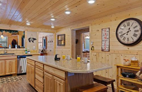 Huckleberry Hollow by KABINO Hot Tub FirePit PS2 Satellite Grill WiFi Golf Course - Foto 15