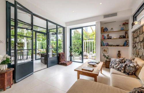 Magical Villa with Secluded Garden - Beach, Port & Centre - Photo 13