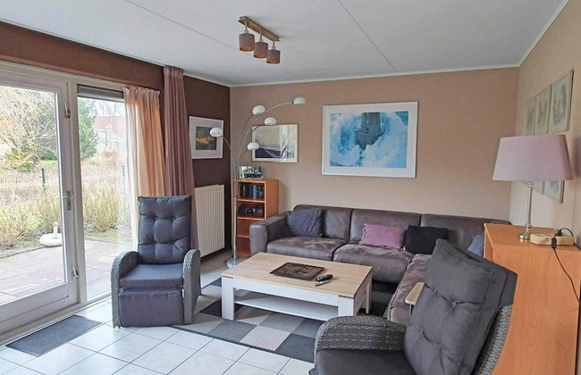 Appealing Bungalow With Garden - Photo 27