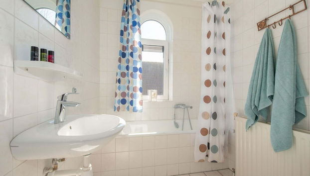 Restyled Villa With Dishwasher, Near the Beach - Foto 5, Baño