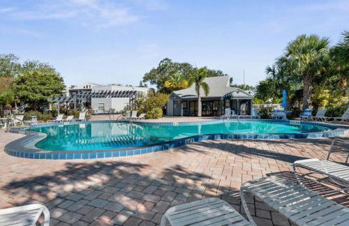 Cozy Golf Condo with 3 Pools, Gym and Just 15 Minutes to Airport - Foto 5