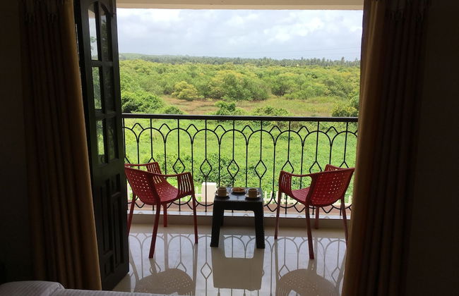 Monarch suites - Photo 43