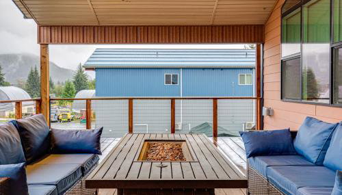 Mendenhall Valley Escape with Furnished Deck! - Foto 4