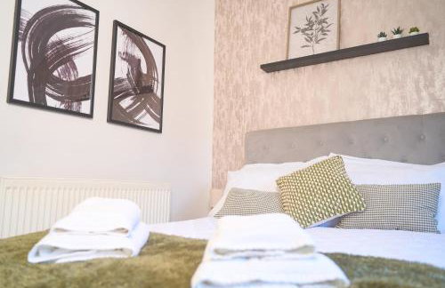 Modern Cosy 2-Bed Terrace with Private Garden - Foto 13